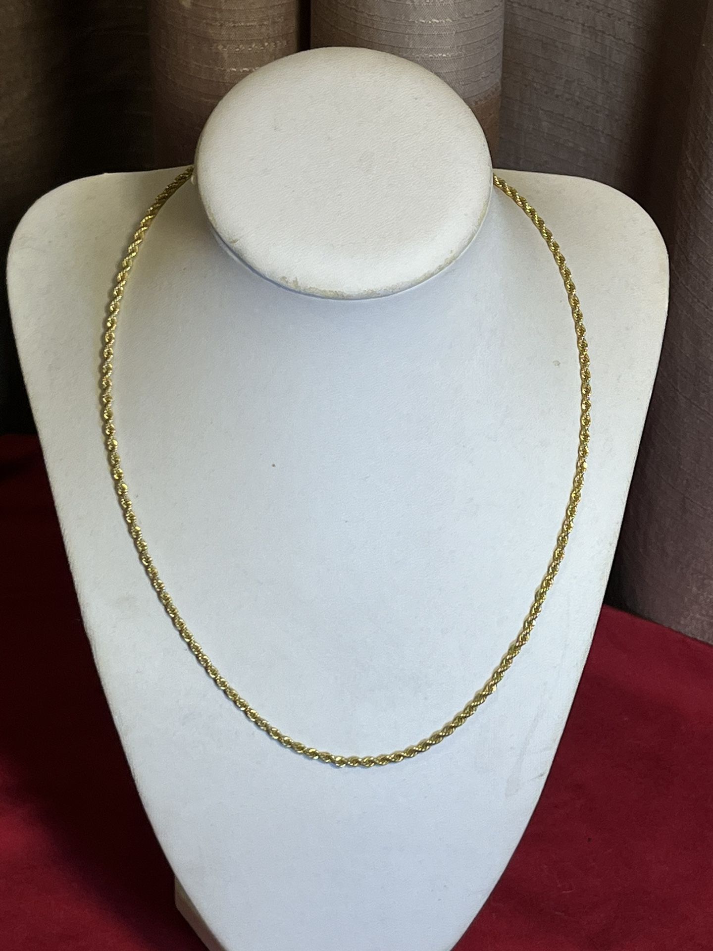 Vintage Trifari Gold Tone Twisted Chain Link Necklace