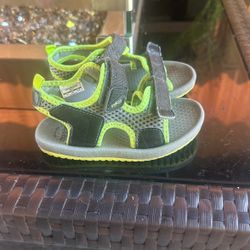 oshkosh toddler boy sandals size 8