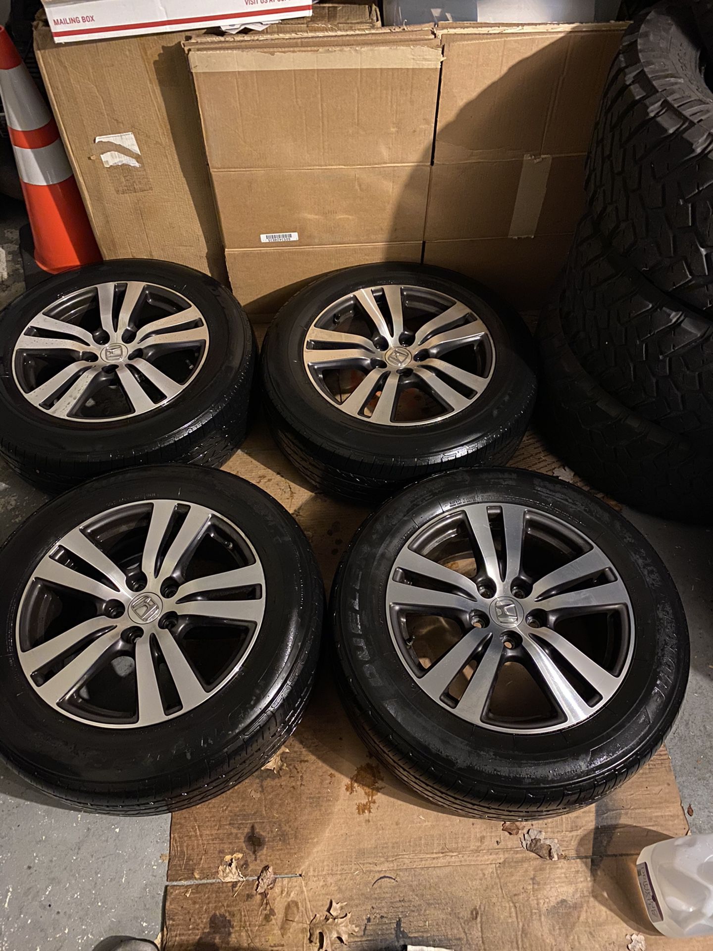 HONDA PILOT OEM WHEELS 18” WITH TIRES AND TPMS SENSORS GREAT CONDITION