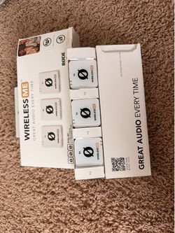 Rode Wireless ME Lavalier microphones with reciever