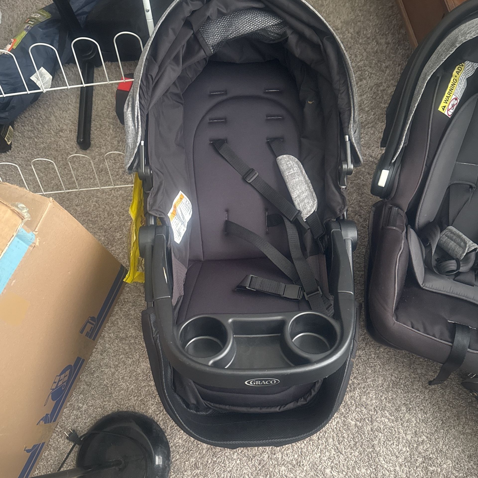 Graco 3 In 1 Stroller. Like New.