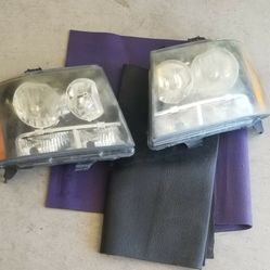2008 Chevrolet Tahoe Headlights