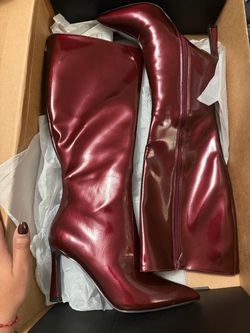 Burgendy boots size 8