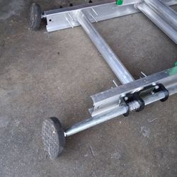 Adjustable ladder leg extenders 