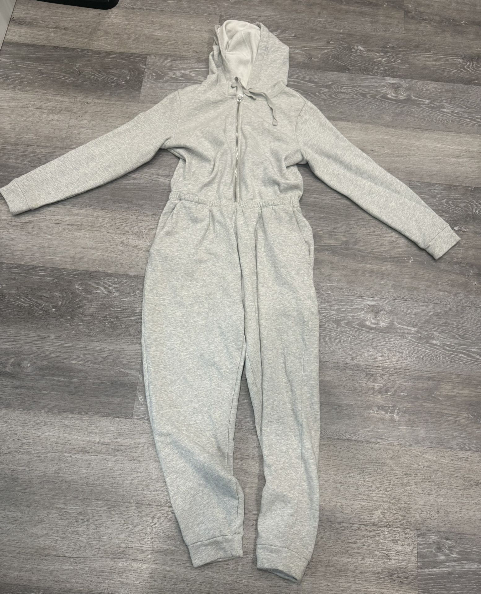 🩶 Old Navy Gray Zip-Up Hoodie Jumpsuit – Size M