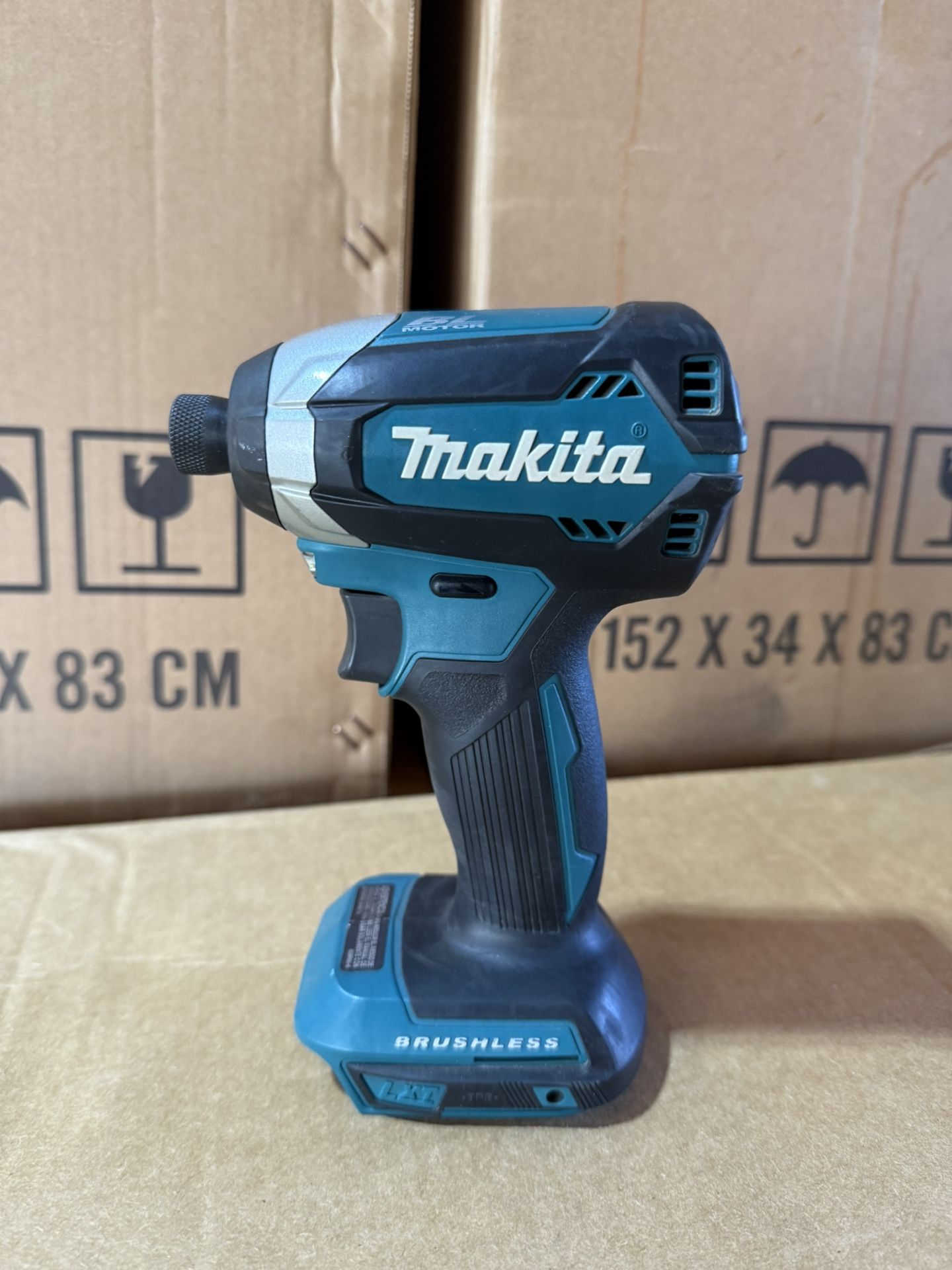 Makita 18V LXT Lithium-Ion Brushless Cordless Impact Driver