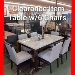 ✨ Table With 6 Chairs 