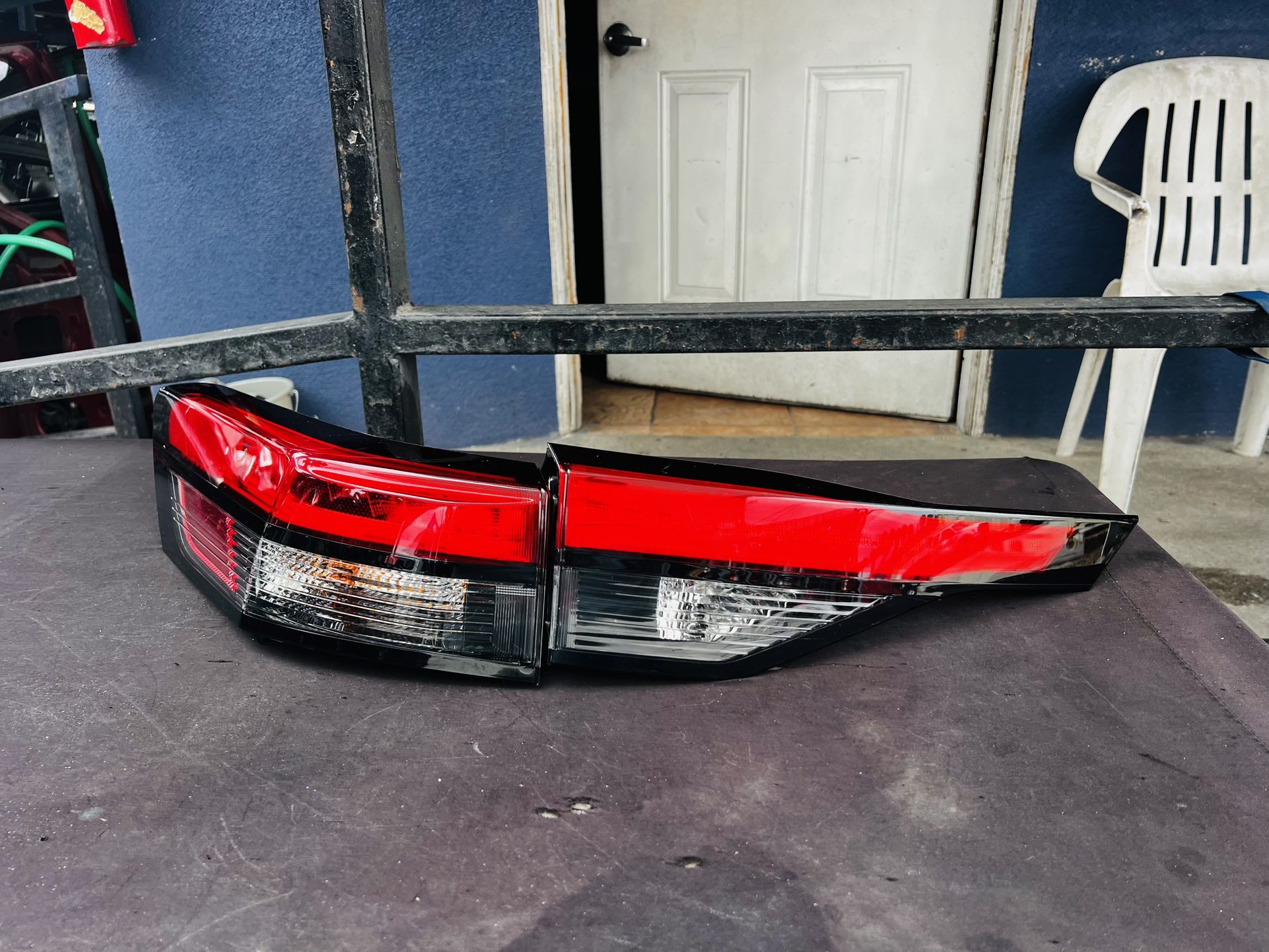 Nissan Pathfinder2022-2024 Left Driver Side Tail Light Oem