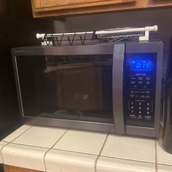 Microwave Oven