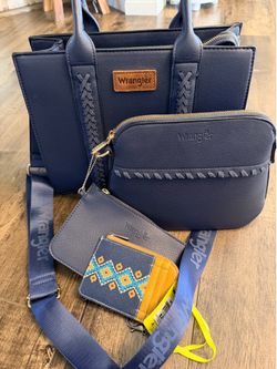 Wangler purse set…new no tag…$35