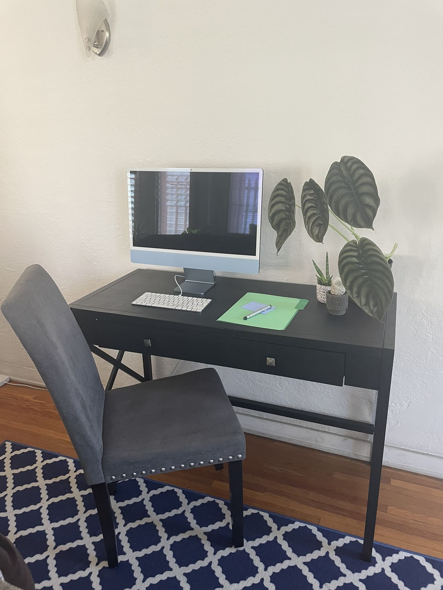 Gorgeous Wood Desk & Chair