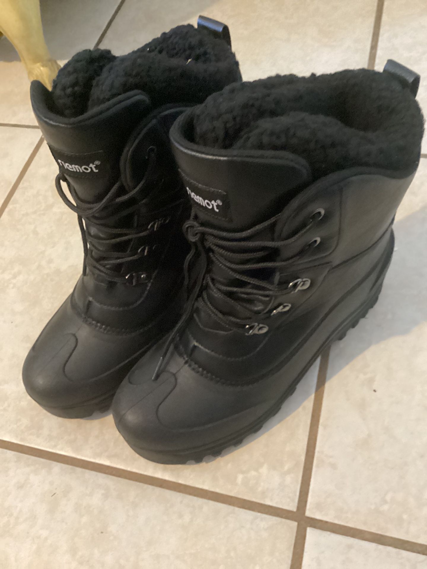 Man Snow Boots