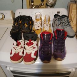 Sneakers/Boots