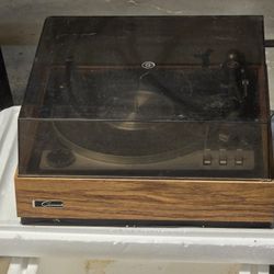 GARRARD Model 990B Turntable - Walnut Base & Dust Cover