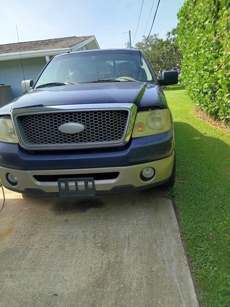 2007 Ford Larirt 5.4 Triton 283,000 Miles Motor Runs Good Needs Transmission Tires Good Clean