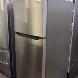 Top Freezer Refrigerator 