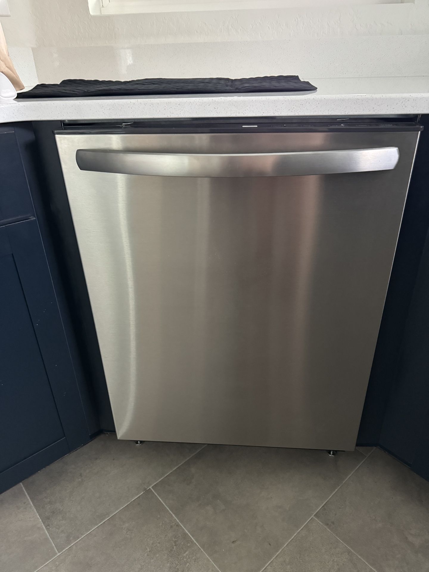 Frigidaire Dishwasher 