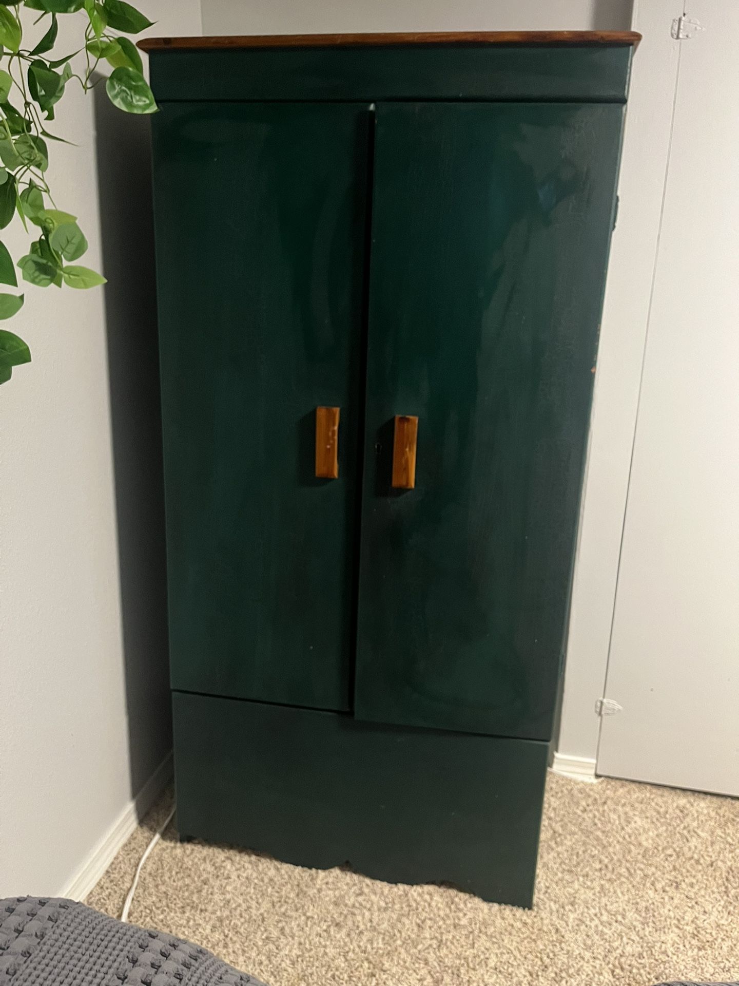 Armoire Closet