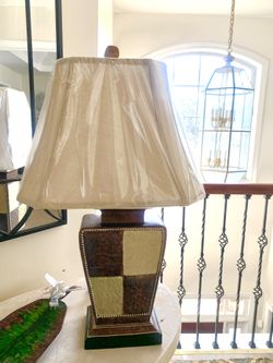 Beautiful fairly new large lamp $35