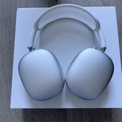AirPod Maxes Silver