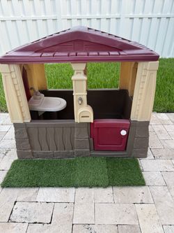 Step2 Kids Plastic Playhouse