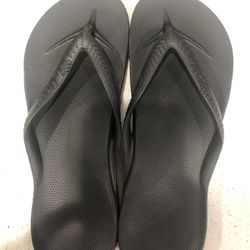 Archie’s Flip Flops M 9 W 10 Black 