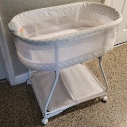 Delta Children Baby Bassinet