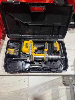 📌DEWALT 20V MAX Cordless 10,000 PSI Variable Speed Grease Gun, (1) 20V 4.0Ah Battery, and Charger)👉PRECIO FIRME NO MENOS👉$175