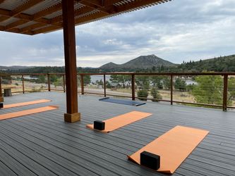 Yoga mats, blocks & blankets