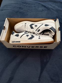 Converse 9.5 shoes