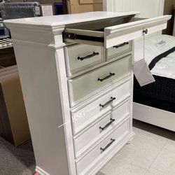 Kanwyn White Wooden Bedroom Furniture Set 🌟 Queen/King Size Bed 🛏️ Dresser, Nightstand, Chest, Mattress, Mirror ⭐$39 Down Payment with Financing ⭐ 9