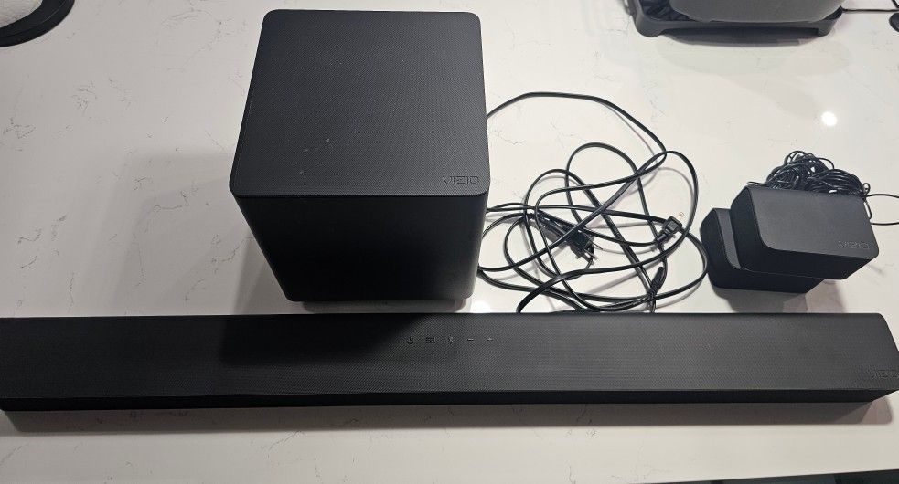 VIZIO sound bar With Subwoofer EXCELLENT!