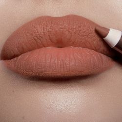 New! Charlotte Tilbury💕👄”HOT GOSSIP ” 👄💕Lip Cheat Lip Liner     