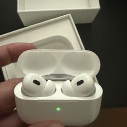 Airpods Pro 2 USB-C with magsafe case