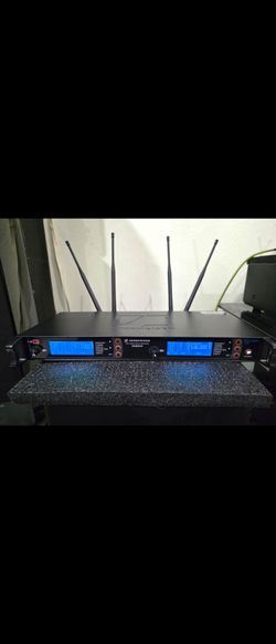 Top Wireless Microphone 🎤 SKM9000 Brand New in box very nice sound loud microphone, well come for testing
