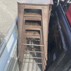 4 Metal And Wood Seat Bar Stools 125.00