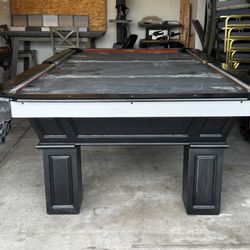 9ft Black & White Connelly Pool Table – Excellent Condition – Full Setup Included! 🎱