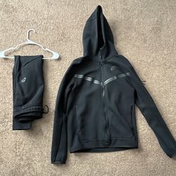Nike Tech Fleece 