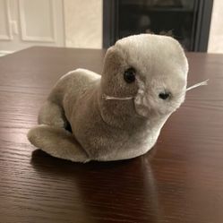 Dakin Grey Seal with Whiskers 1976 Vintage Excellent Condition 10” long Tush tag 