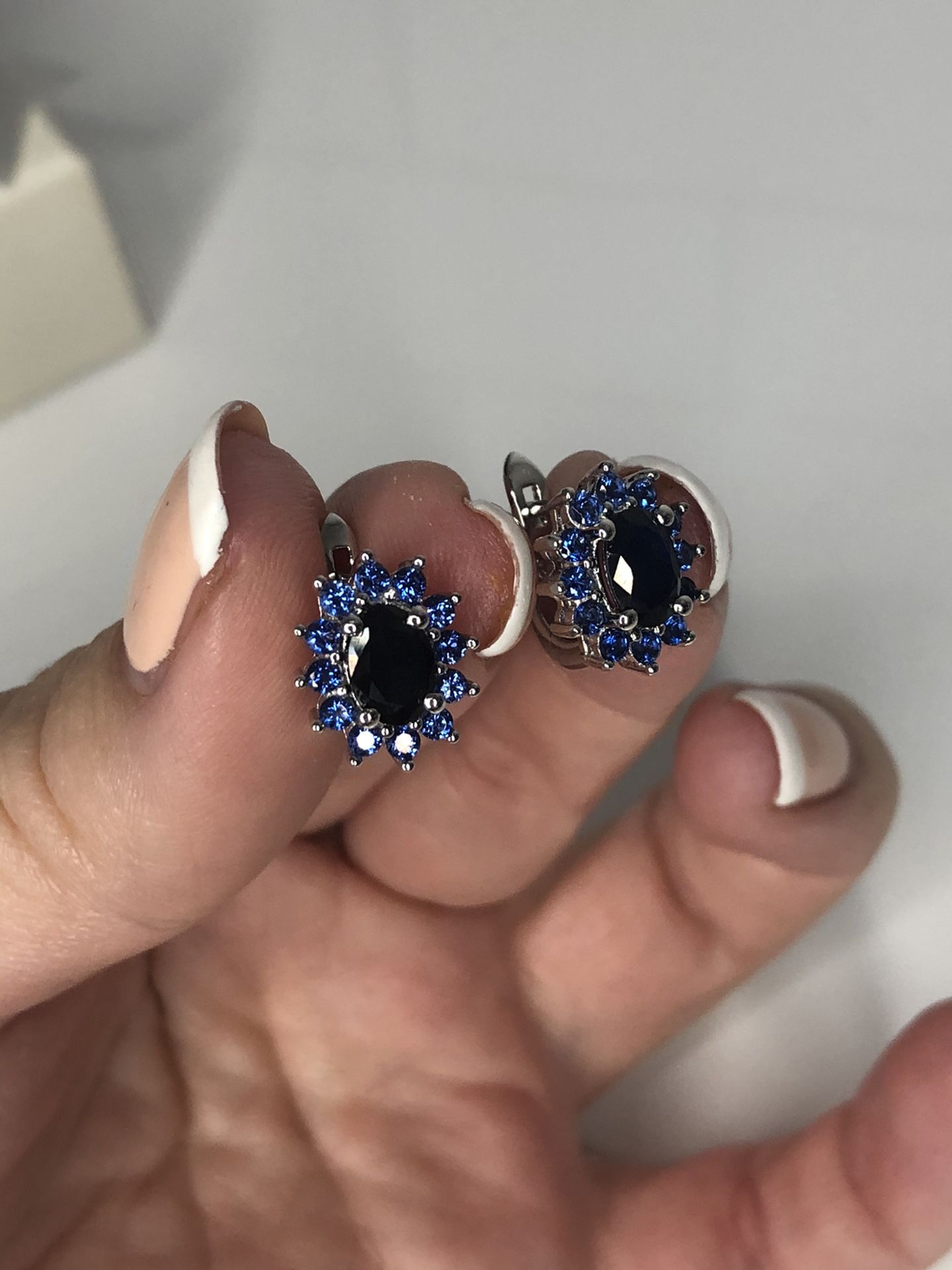 Brand New Earring With 1.89 CT Natural sapphires