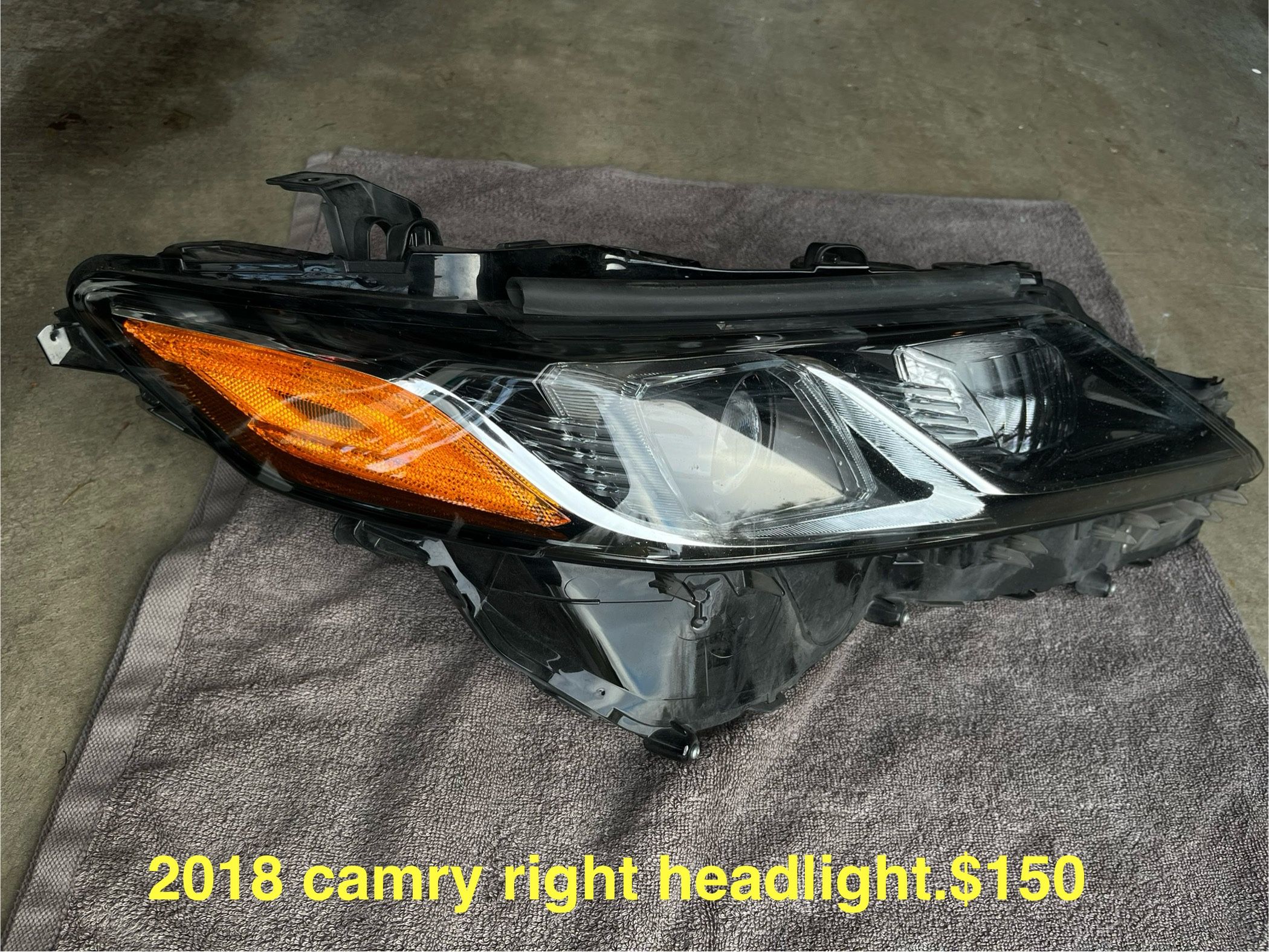 2018 Camry Right Head Light