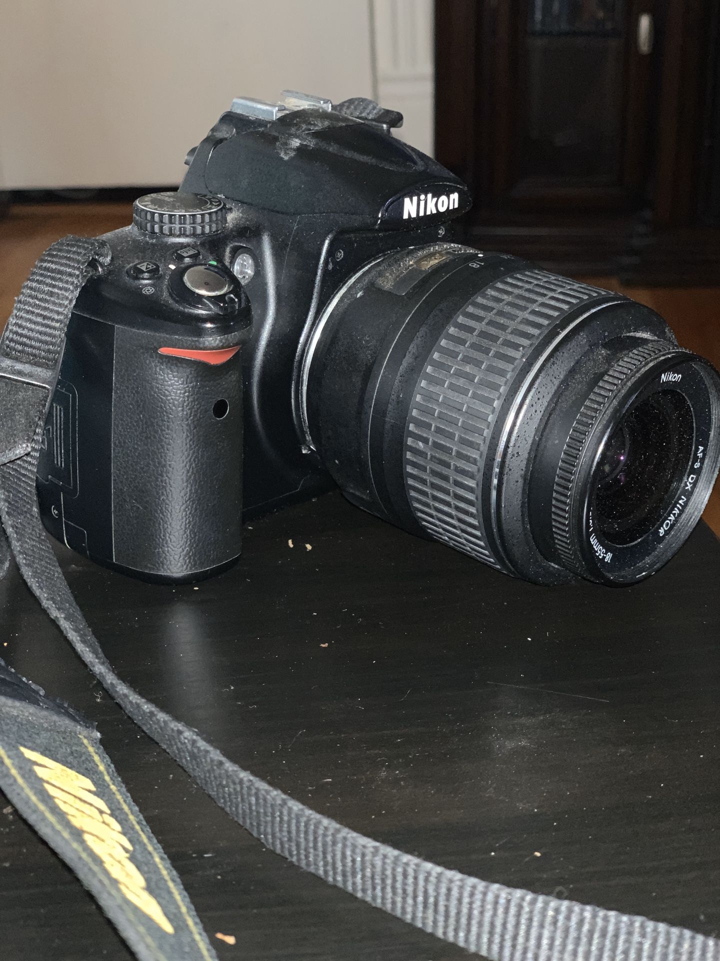 Nikon D5000 DSLR Camera With Lens