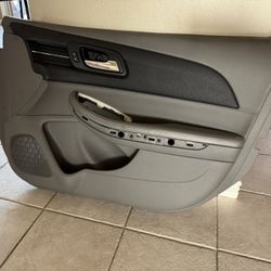 2013 Chevy Malibu Passenger Front Door Panel