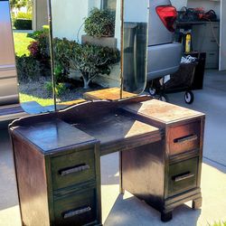 Antique Deco Wooden Vanity
