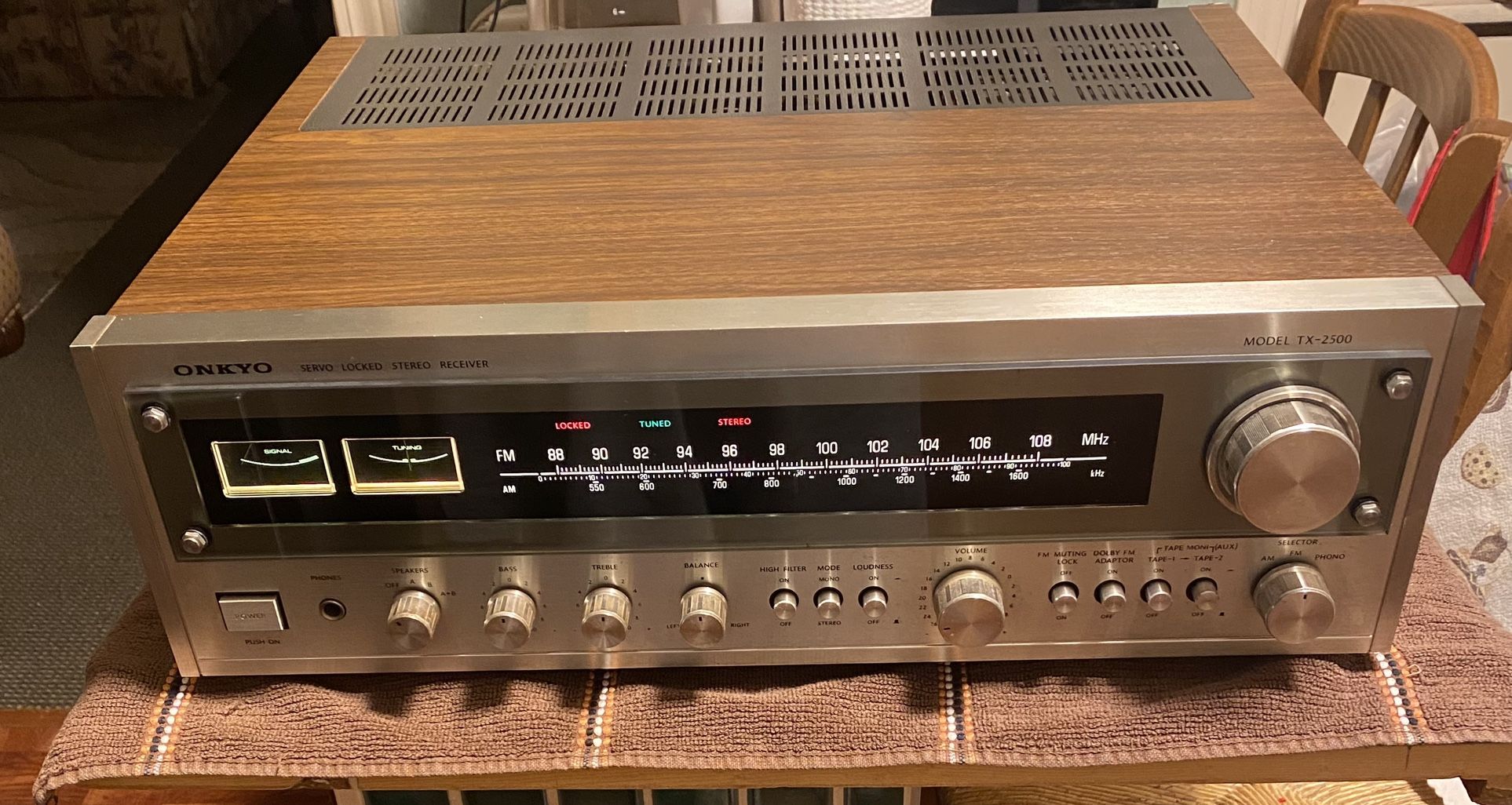 Onkyo Model TX-2500 Servo Locked Stereo AM/FM Receiver