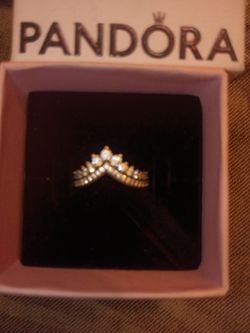 Pandora wishbone ring