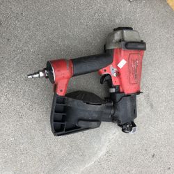 MILWAUKEE Roofing Nailer 