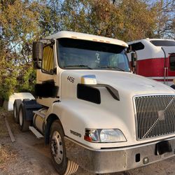2003 volvo vnl In Perfect Conditions 