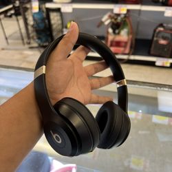 Beats Solo 4 Wired or Wireless 