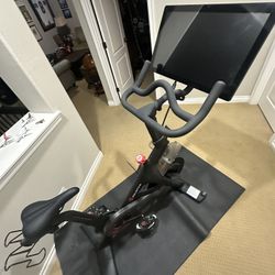 Peloton Only Used 3x! Literally Perfect Condition!